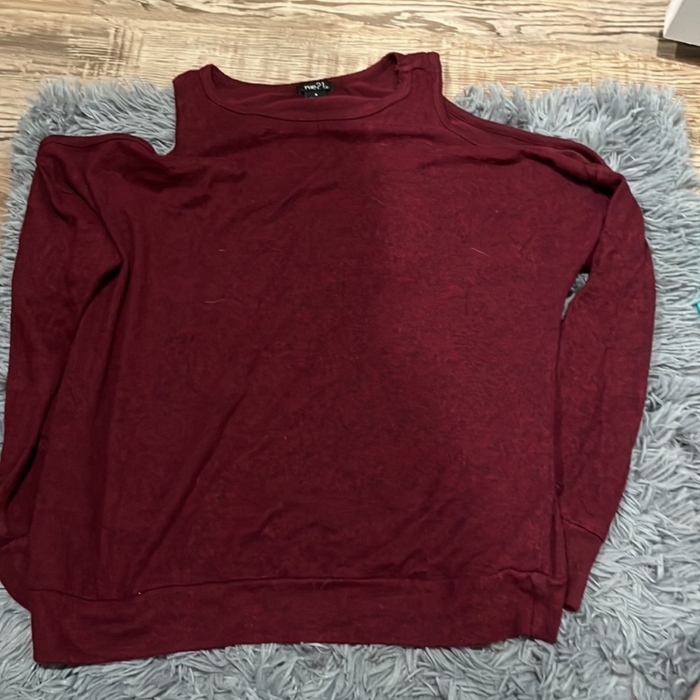 rue21 shoulder cutout long sleeve. size S
